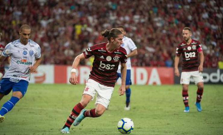 Filipe Luís diz preferir estilo de Jesus ao de Simeone: 'Me diverte mais'