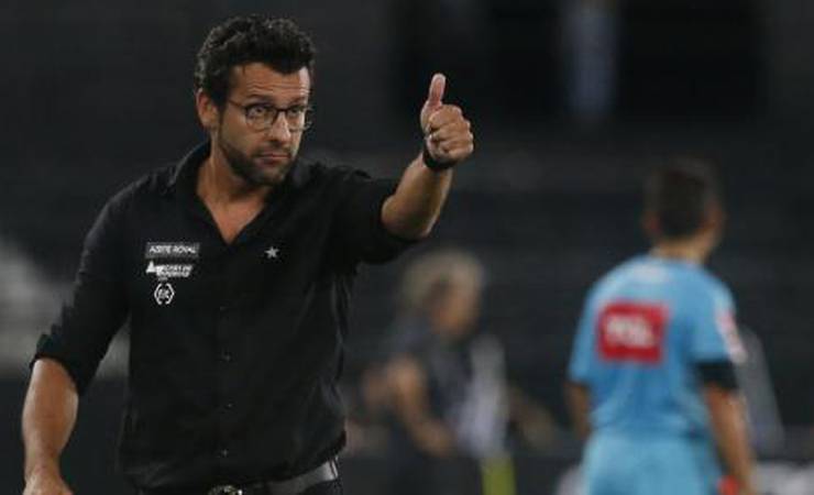 Valentim garante que Botafogo não cai e critica Jesus: 'Falou bobagem'