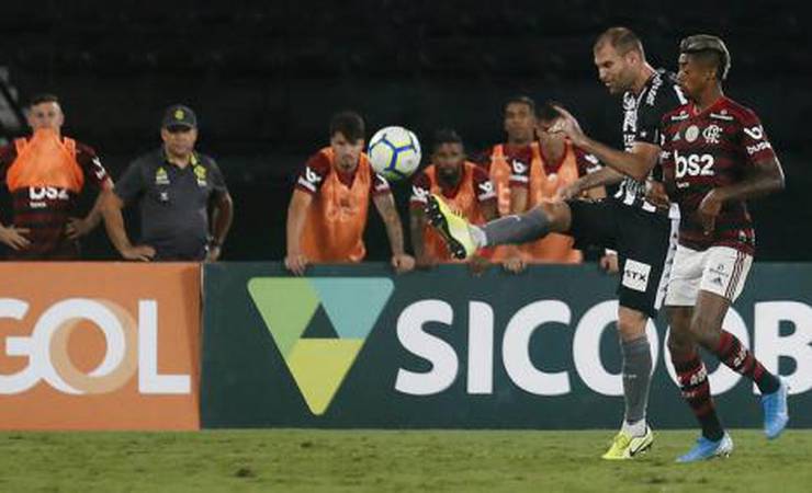 Carli fala sobre confusão com Jorge Jesus: 'Me faltou com respeito'