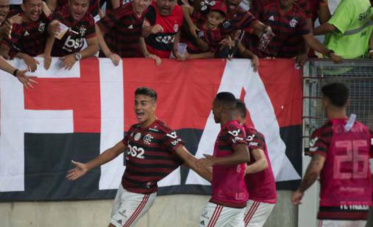 De contrato renovado, Reinier muda jogo e reforça importância no Flamengo