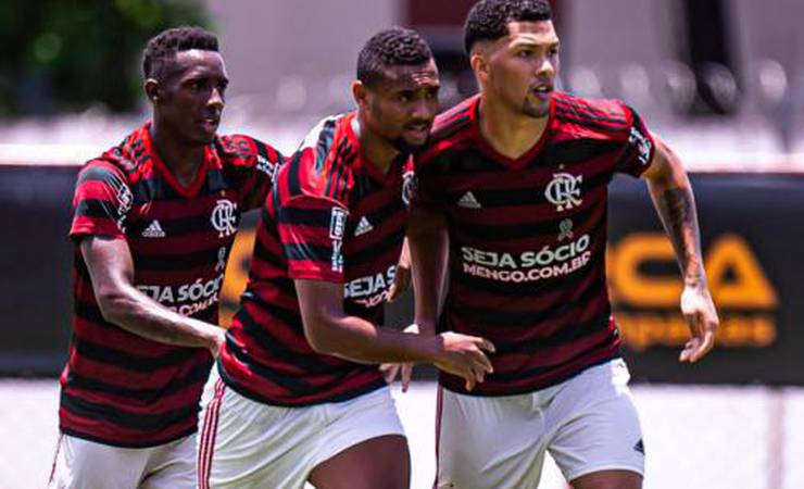 Flamengo vence o Vasco na primeira partida da decisão do Carioca Sub-20