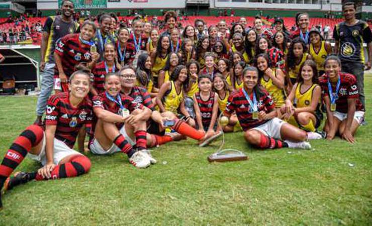 Flamengo vira sobre o Fluminense e é pentacampeão do Carioca Feminino