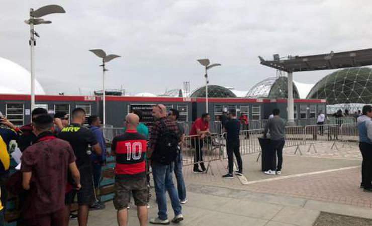 Em primeiro teste da decisão em Lima, Conmebol maltrata o torcedor