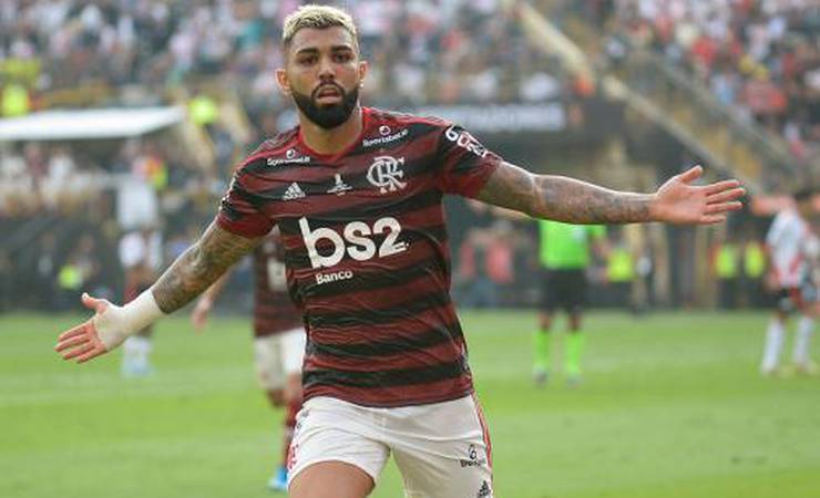Reprises de Corinthians e Flamengo alavancam vendas de camisas dos times