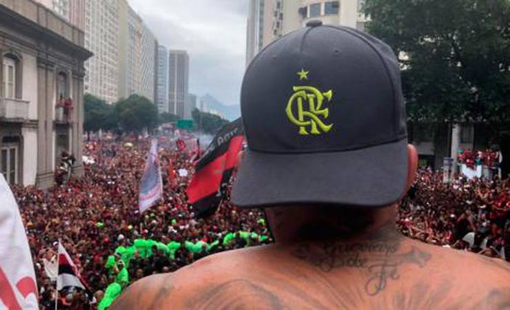Gabigol puxa a festa, e Flamengo volta para os braços da Nação em carreata no Rio