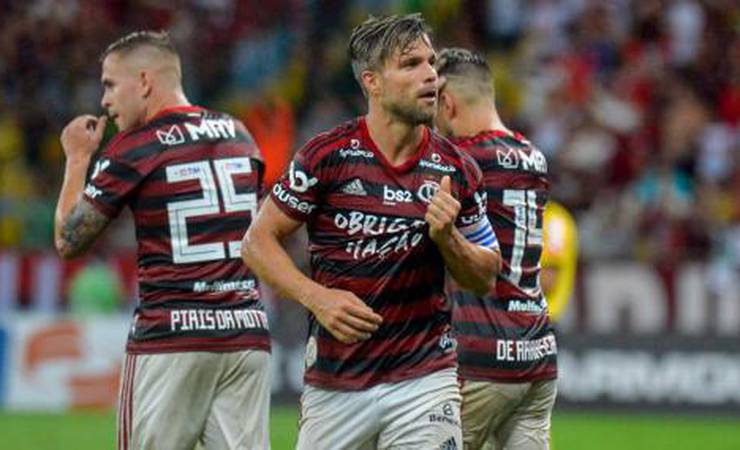 Diego volta a atuar 90 minutos e rouba a cena como coadjuvante; veja números