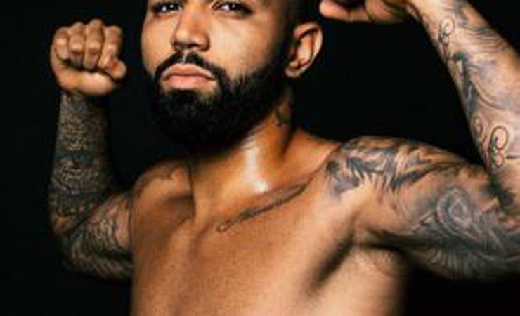 Internautas reparam erro bizarro em tatuagem de Gabigol e não perdoam