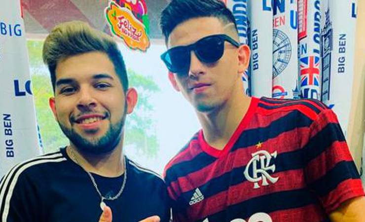 Monitorado, promessa paraguaia posta foto com a camisa do Flamengo