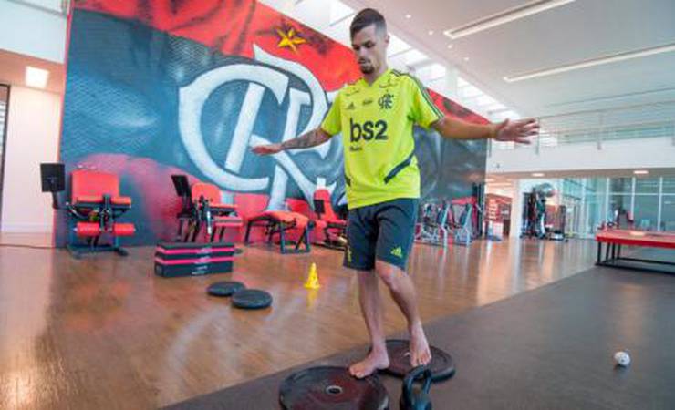 Michael revela ansiedade por encontro com Jorge Jesus:'Ainda não tive contato. Espero conhecer logo'