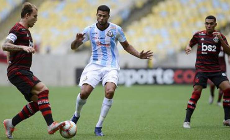 Garotos do Flamengo pressionam, mas ficam no empate com o Macaé