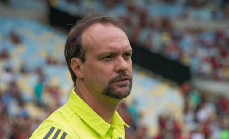 Maurício Souza exalta garotos do Flamengo após vitória de virada
