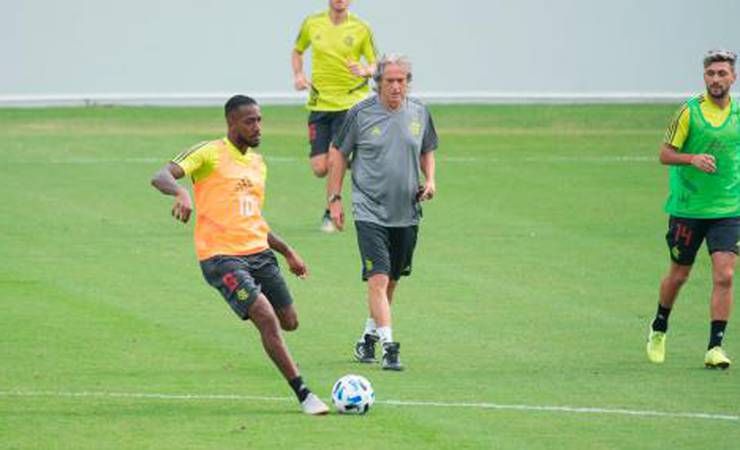 À espera de Gabigol e sem outros quatro do Mundial, grupo principal do Flamengo retorna