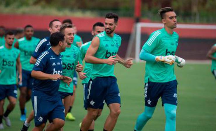 Com o Arsenal ainda interessado, Marí treina a parte física no Ninho