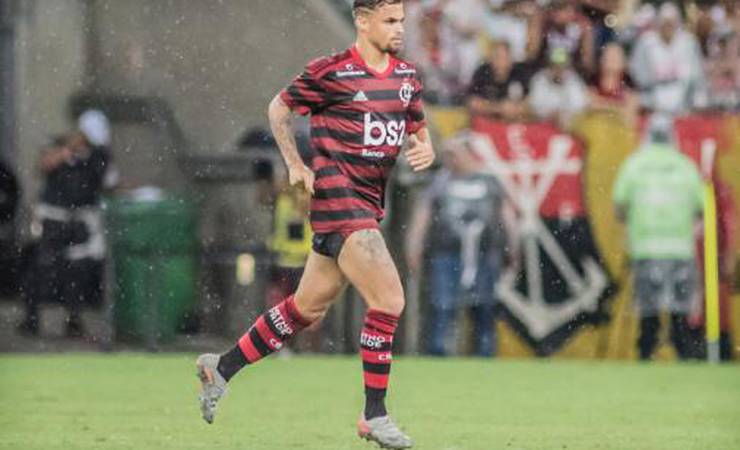 Michael revela surpresa com a torcida do Flamengo e comemora: 'O Mister gosta do drible'