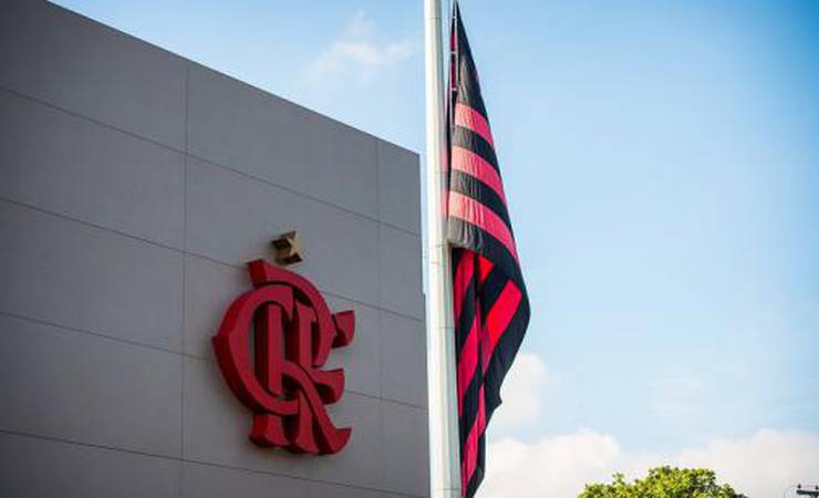 Flamengo concede férias coletivas aos jogadores e funcionários de base