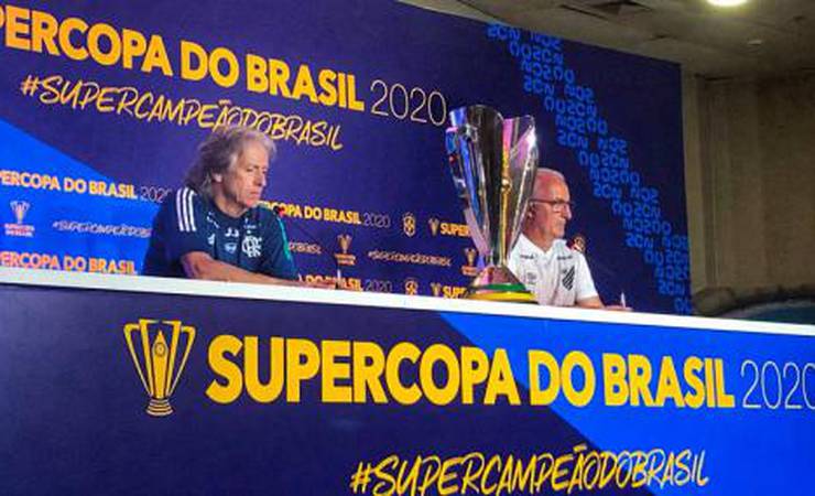 Jorge Jesus realça relevância da Supercopa: 'É um troféu que na Europa valorizamos muito'