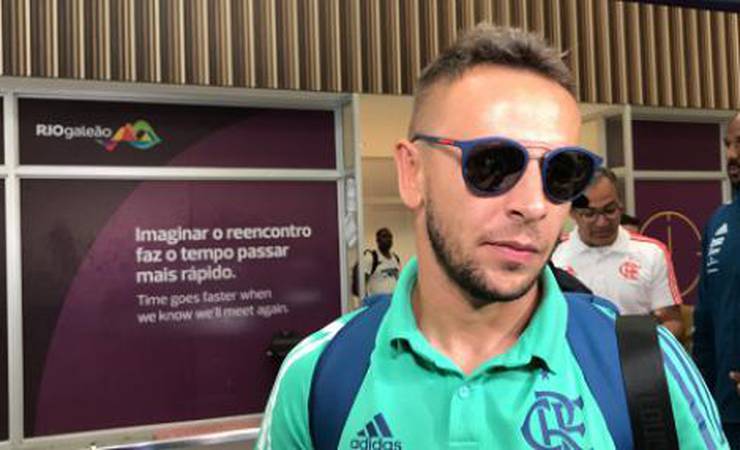Rafinha fica na bronca por juiz não consultar o VAR: 'Mais de 30 câmeras em volta'