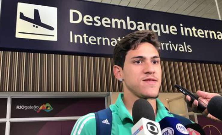 Fla desembarca com Bruno Henrique e Rodrigo Caio, a serem reavaliados; Pedro diz que 'poderia ter vencido'