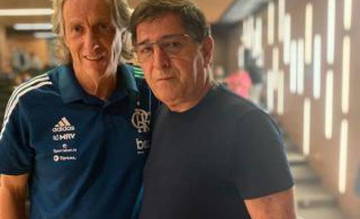 Renê Simões rasga elogios a Jesus e vê intercâmbio como 'fundamental para a recuperação do nosso futebol'