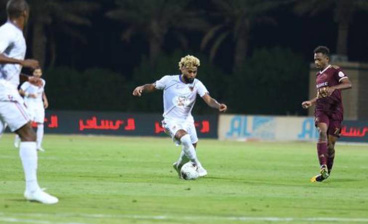 Na Arábia Saudita, ex-Flamengo Muralha destaca grande temporada