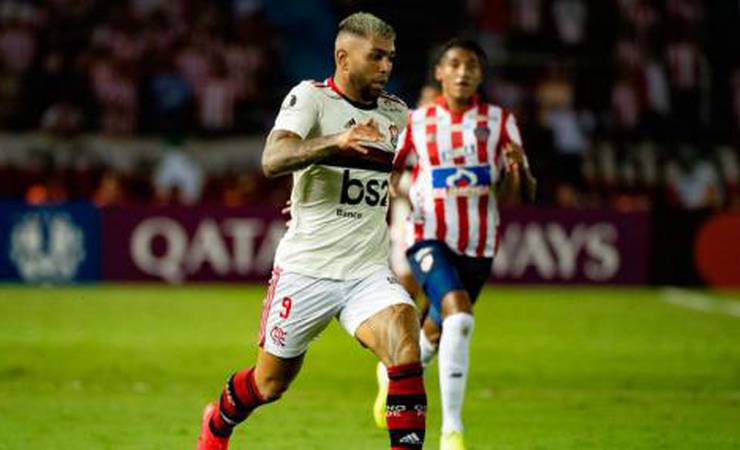 Mesmo sem marcar, Gabigol decide na vitória do Flamengo na Colômbia
