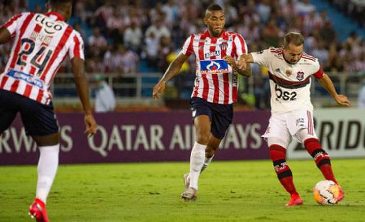 Everton Ribeiro entra no top 5 dos maiores artilheiros do Flamengo em Libertadores