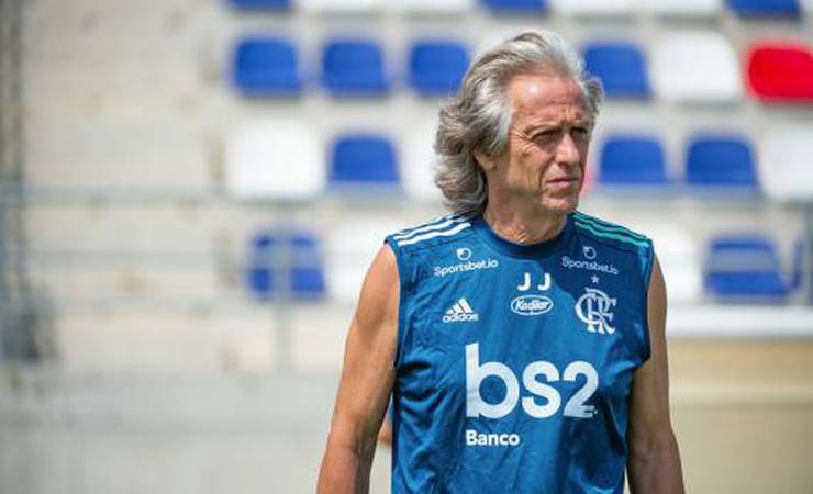 Agente de Jorge Jesus chega ao Brasil para negociar renovação com o Flamengo