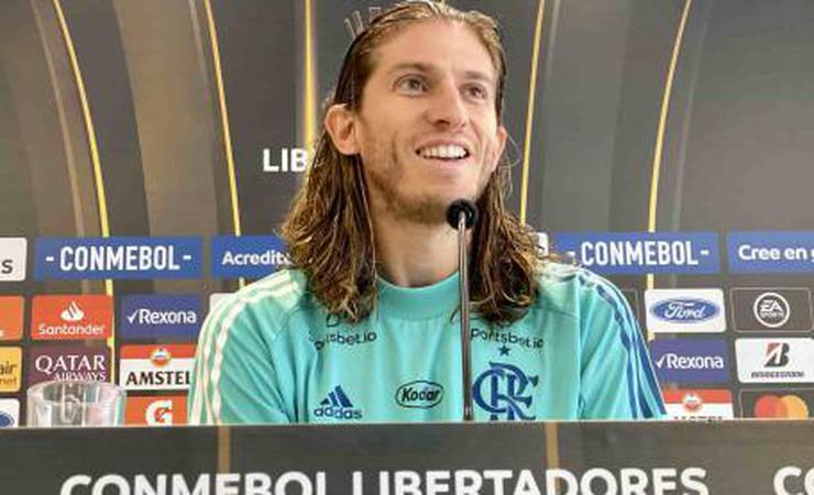 Filipe Luís sobre Mister: 'Estamos esperando ele anunciar que vai ficar'