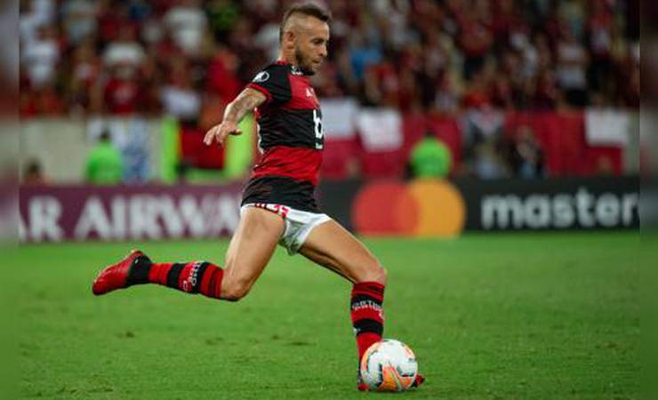 Com torção no tornozelo, Rafinha vira problema para o Flamengo na final do Carioca