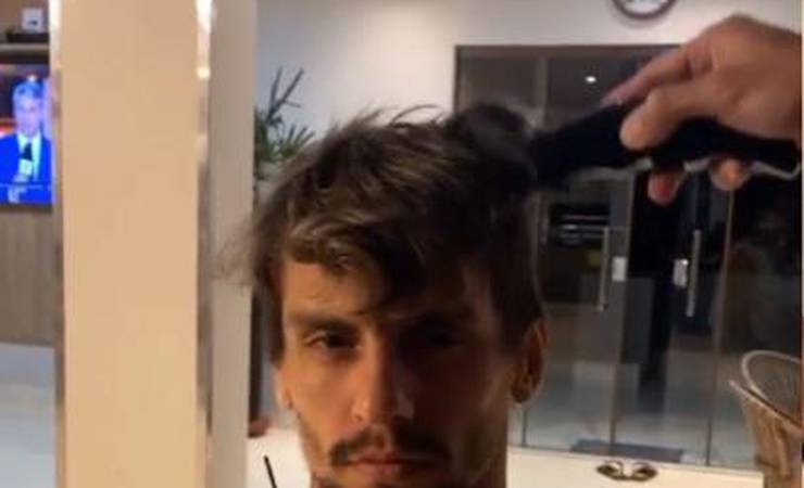 #PeladoChallenge: Rodrigo Caio e Thuler raspam o cabelo e entram na onda de Arrascaeta