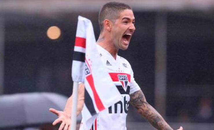 Pato revela que esteve perto de acertar com Flamengo e deixa portas abertas: 'Quase aconteceu'