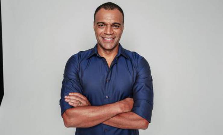 Denilson vê 'loucura' em acordo entre Fla e Jesus por alto valor do euro