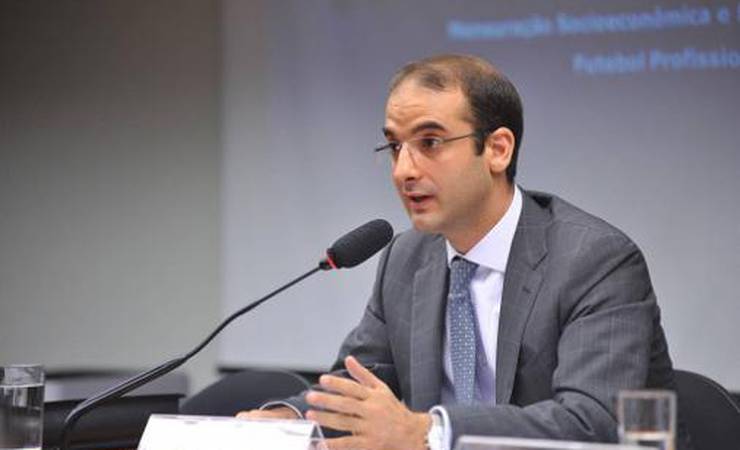 Trengrouse defende 'reformulação' e crê que clubes enfrentariam melhor a crise se fossem empresas