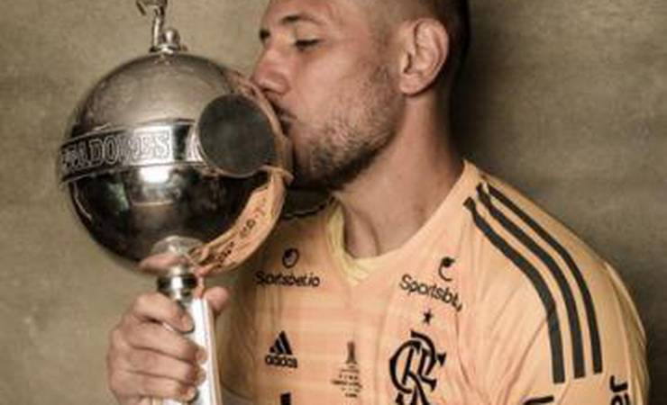 Diego Alves e Flamengo chegam a um acordo, e goleiro renova com clube até dezembro de 2021
