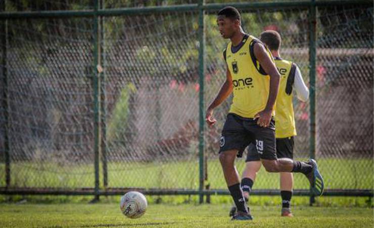 Reforço do Flamengo tem 'qualidade que todo clube busca', avalia técnico