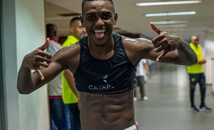 Ramon avalia transição do sub-20 para o profissional do Flamengo: 'Melhor maneira e no tempo certo'