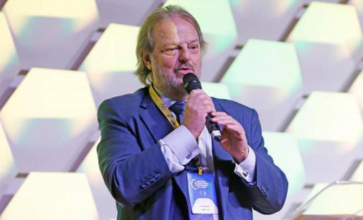 Médico da CBF rechaça 'forçar' volta do futebol, mas garante: 'Estamos prontos para voltar com segurança'