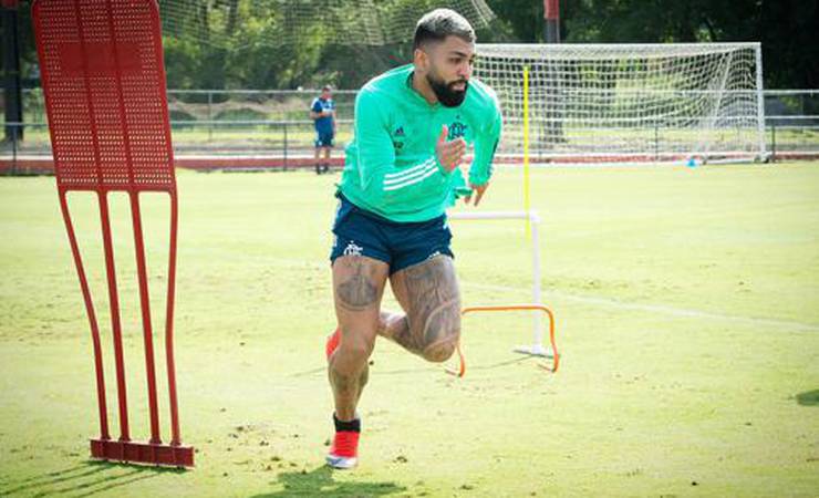 Elenco se posiciona a favor da volta aos treinos e agradece ao Flamengo 'pelos cuidados e responsabilidade'