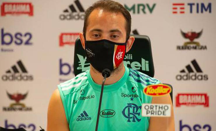 Everton Ribeiro 'abre o jogo' sobre propostas para deixar o Flamengo