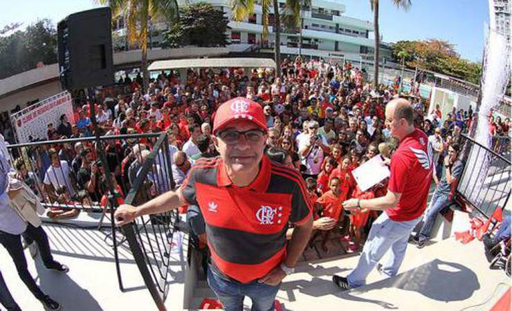 Bandeira avalia gestão e agradece à torcida: 'Se dispôs a correr riscos de cair por fazer sacrifícios'