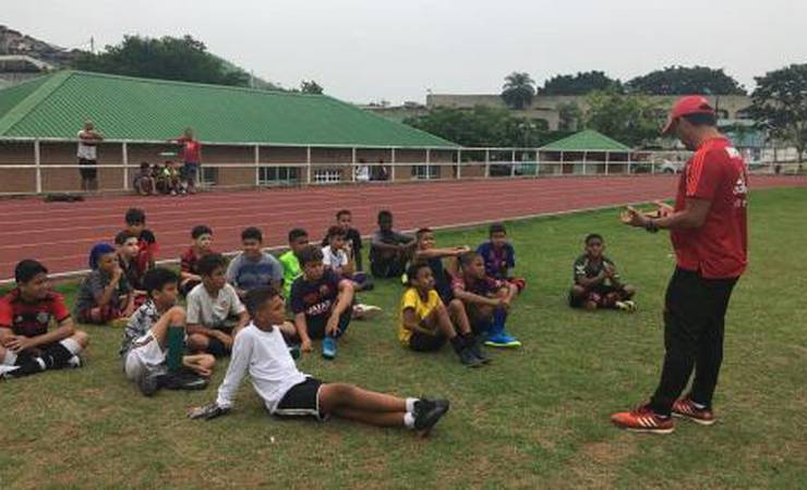 Flamengo oferece curso de capacitação a professores das vilas olímpicas