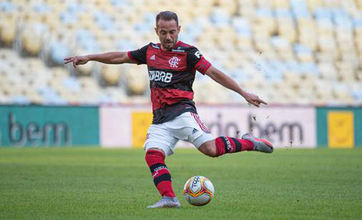 Al Nasr não aceita condições, e Everton Ribeiro permanece no Flamengo