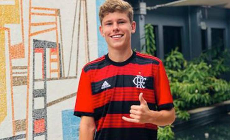 Incêndio no Ninho: três sobreviventes dispensados pelo Flamengo seguem sem clube