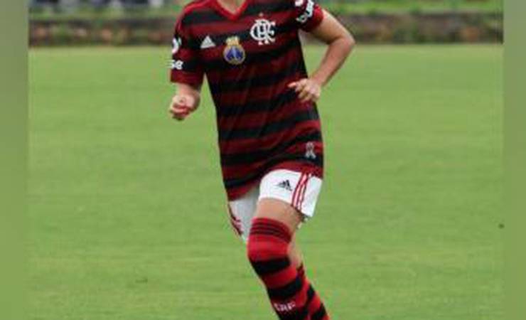 Recuperada de cirurgia no joelho, meia projeta sequência no Flamengo no retorno do Brasileiro Feminino