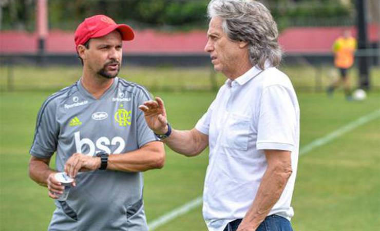 'Legado', diferenças de Jesus e carreira: Maurício Souza inicia trabalho no Flamengo nesta quarta