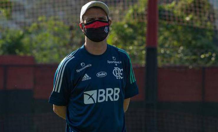 Com Maurício Souza, Flamengo se reapresenta de olho no Brasileirão