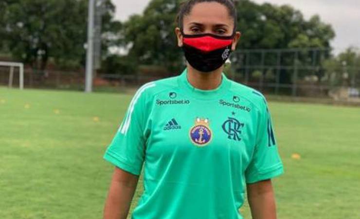 Lu Meireles, jogadora do Flamengo, fala sobre realidade do futebol feminino no Brasil