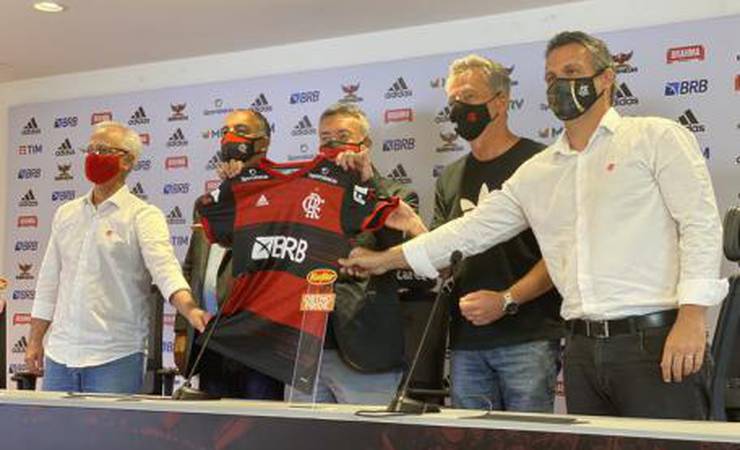 Domènec e Flamengo adotam tom diplomático com técnicos brasileiros