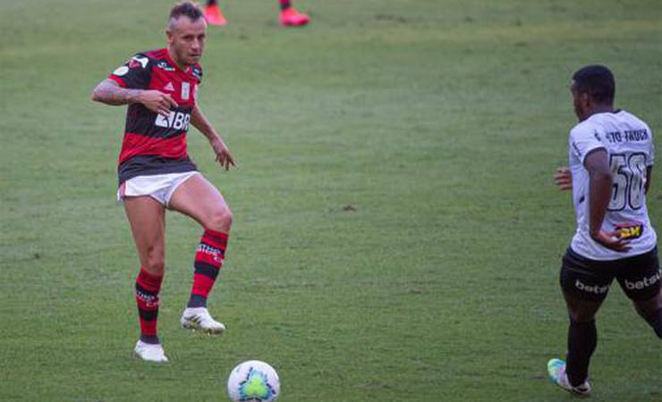 Rafinha, sobre derrota na estreia: 'Estávamos há quase um mês sem jogos'