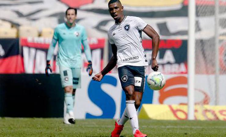 Desfalques: Botafogo não terá Kevin e Kanu contra o Flamengo